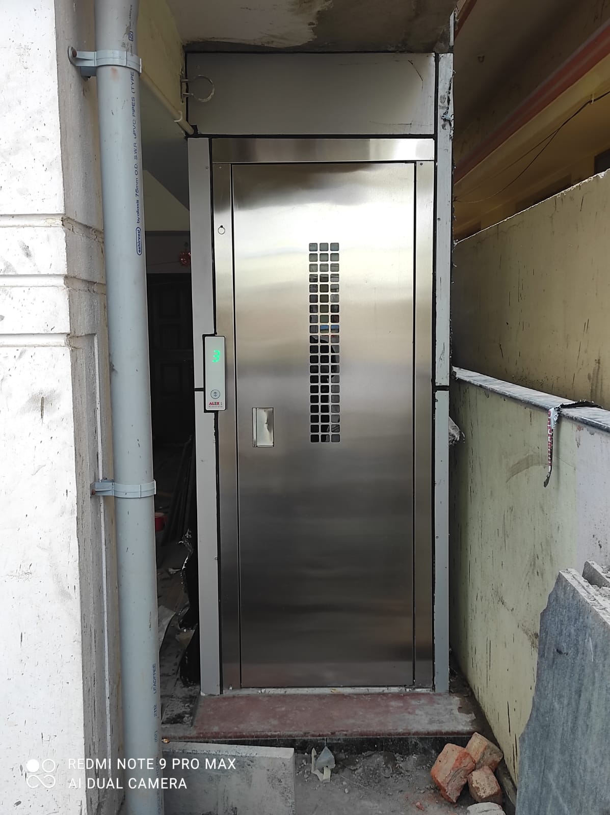 Small Vision Swing Door Residential Lift